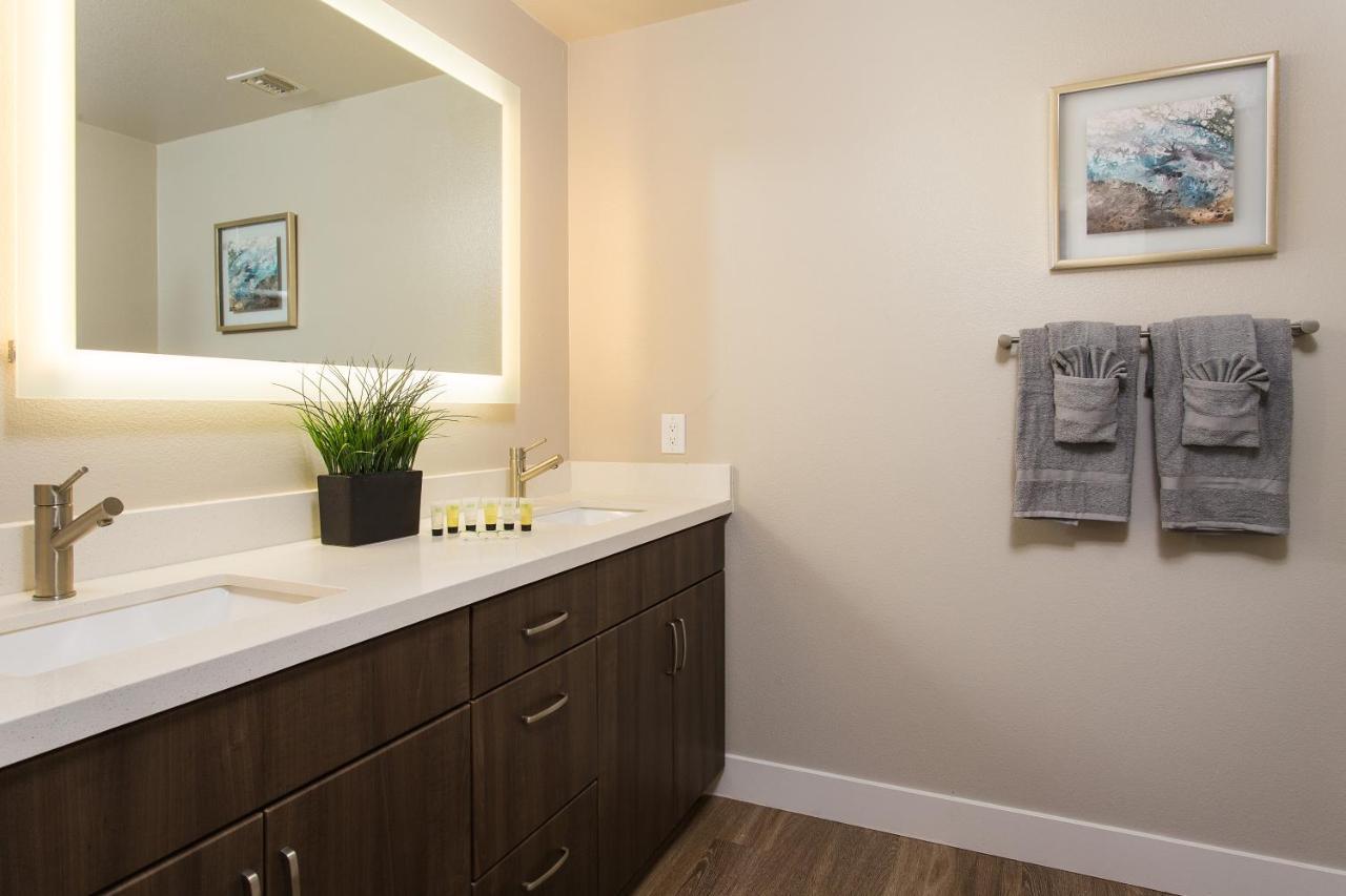 Westwood Luxury Suites Los Angeles Exterior photo