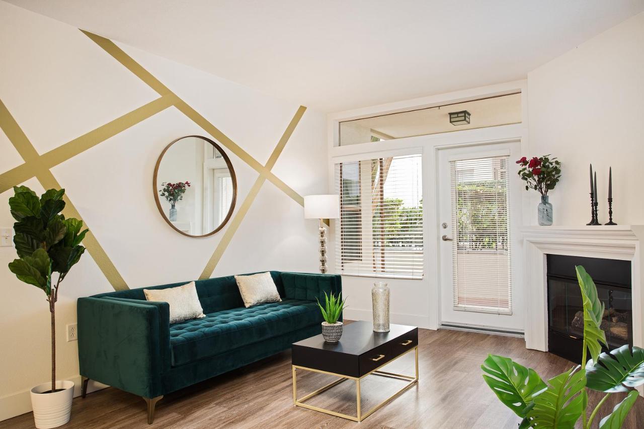 Westwood Luxury Suites Los Angeles Exterior photo