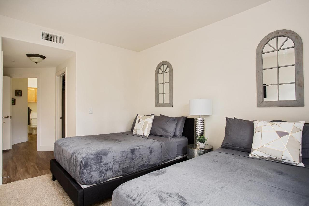 Westwood Luxury Suites Los Angeles Exterior photo