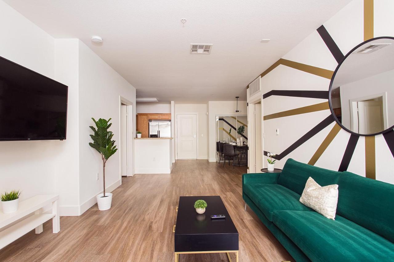 Westwood Luxury Suites Los Angeles Exterior photo